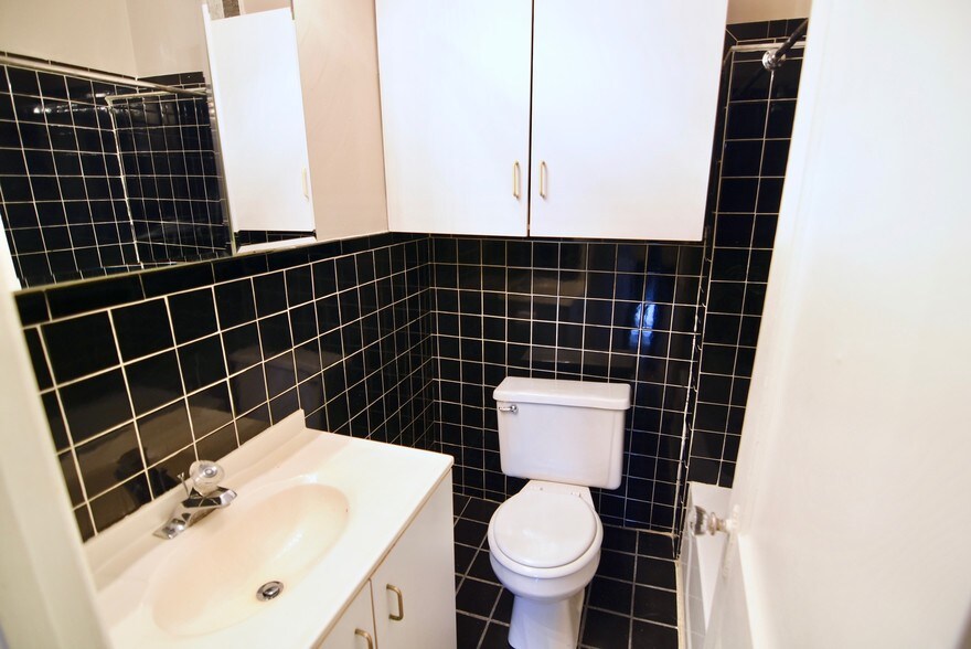 More Photos Of 319 S 12th St, Philadelphia Apartments For Sale