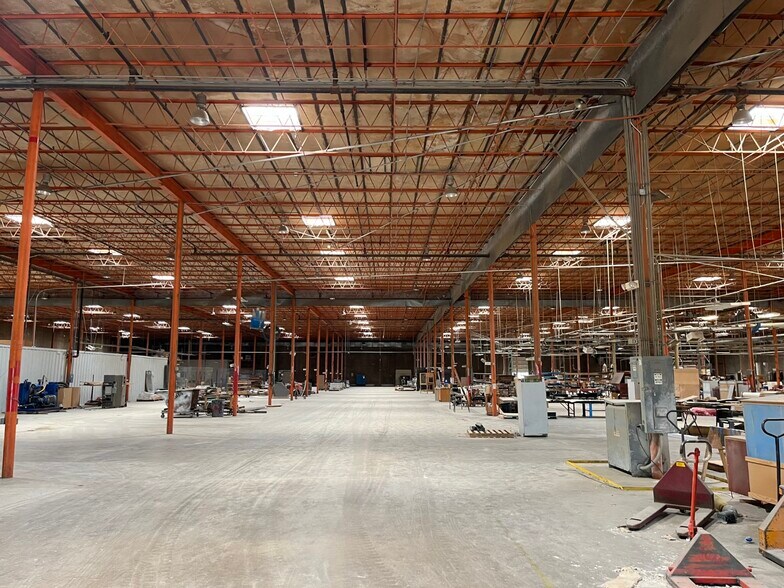 More Photos Of 234 W Avenue L, San Angelo Manufacturing For Sale