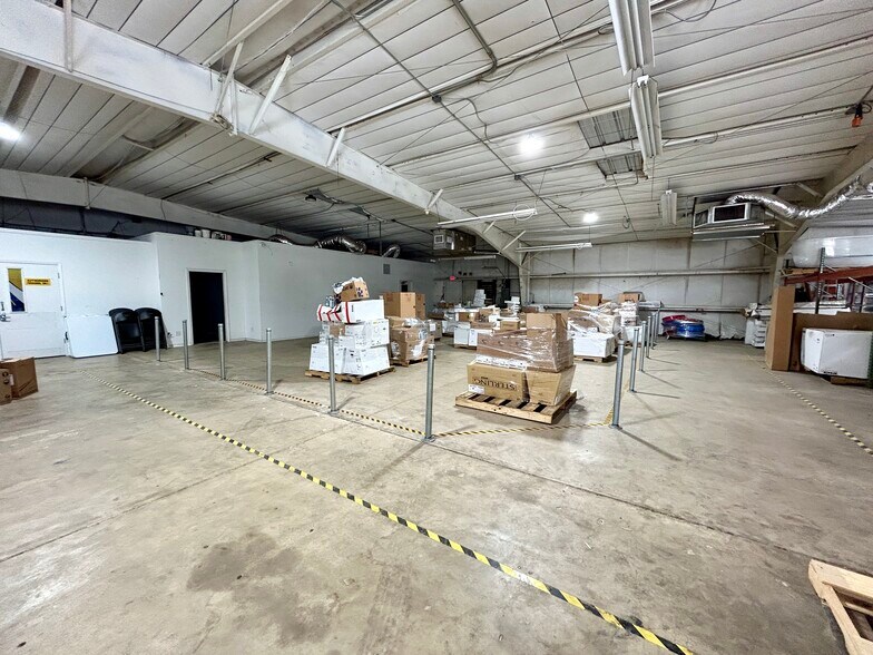 More Photos Of 715 E 60th St Ct, Bradenton Warehouse For Lease