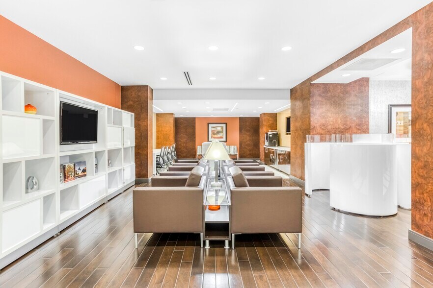 More Photos Of 3801 PGA Blvd, Palm Beach Gardens Coworking Space