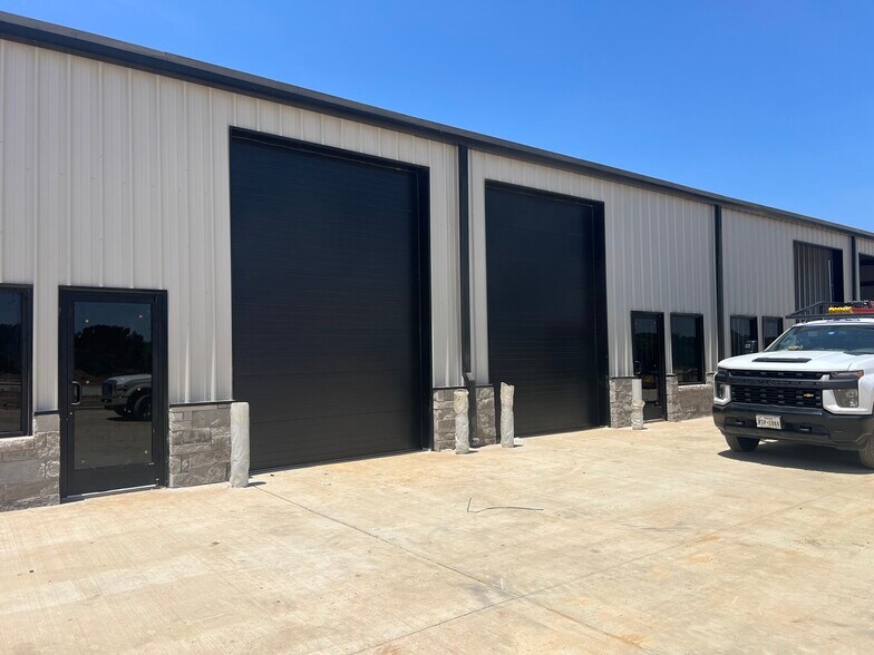 More Photos Of 6815 Rendon Bloodworth Rd, Fort Worth Unknown For Lease