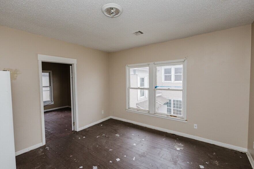 More Photos Of 123 E Madison Ave, Arkansas City Apartments For Sale
