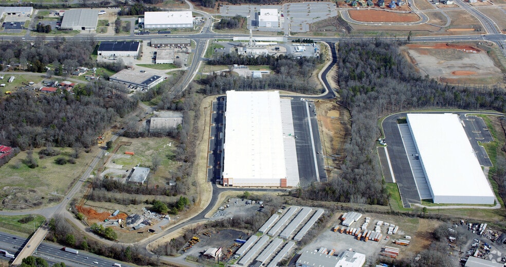 More Photos Of 577 Cel-River Rd, Rock Hill Warehouse For Lease