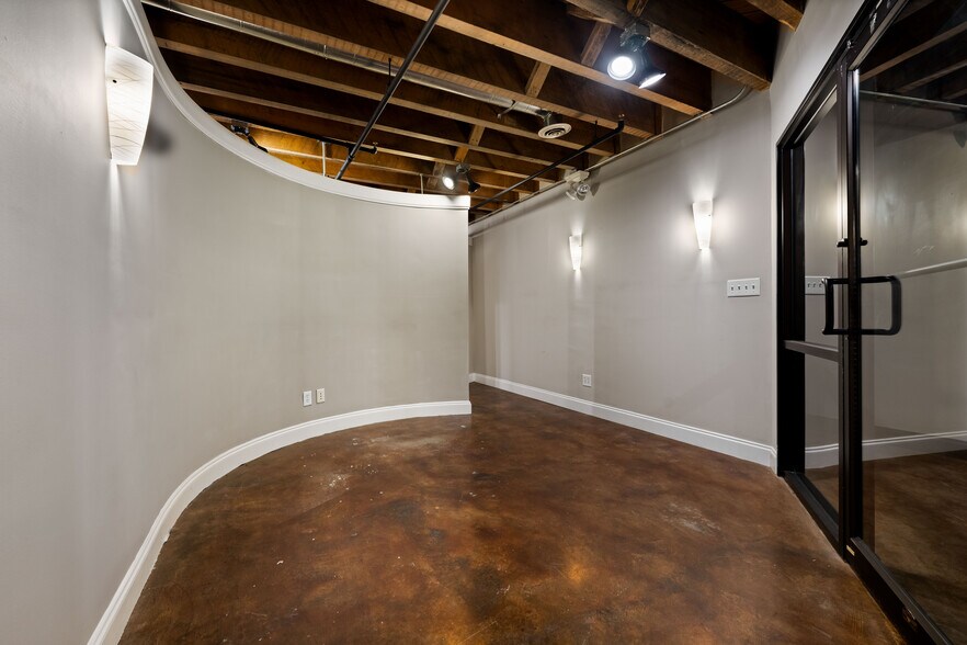 More Photos Of 247 Broad St, Kingsport Loft Creative Space For Sale