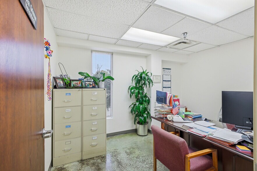 More Photos Of 315 N Park Dr, San Antonio Warehouse For Sale