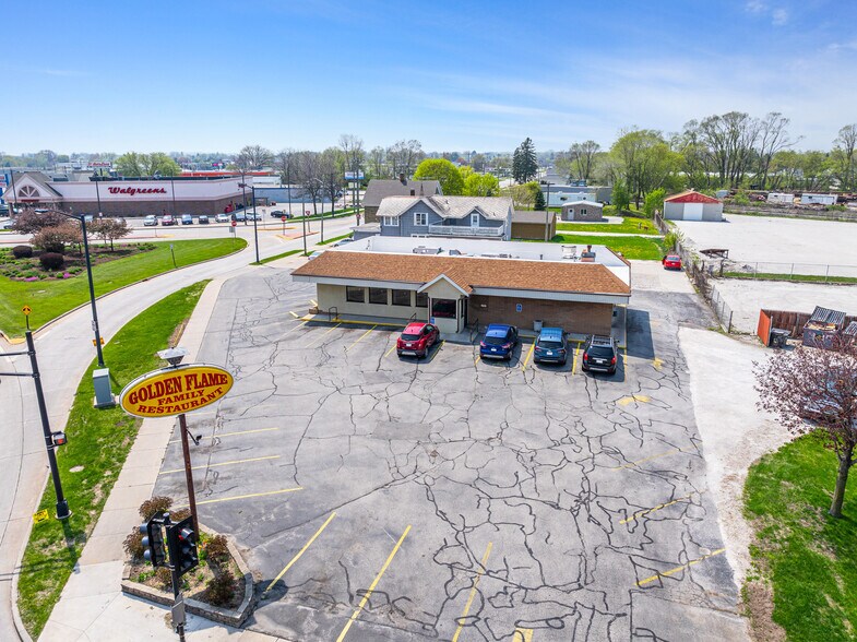 More Photos Of 2604 Custer St, Manitowoc General Retail For Sale
