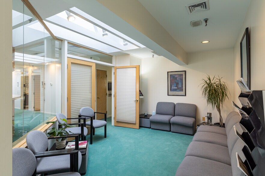 More Photos Of 68 Camp St, Hyannis Medical For Sale