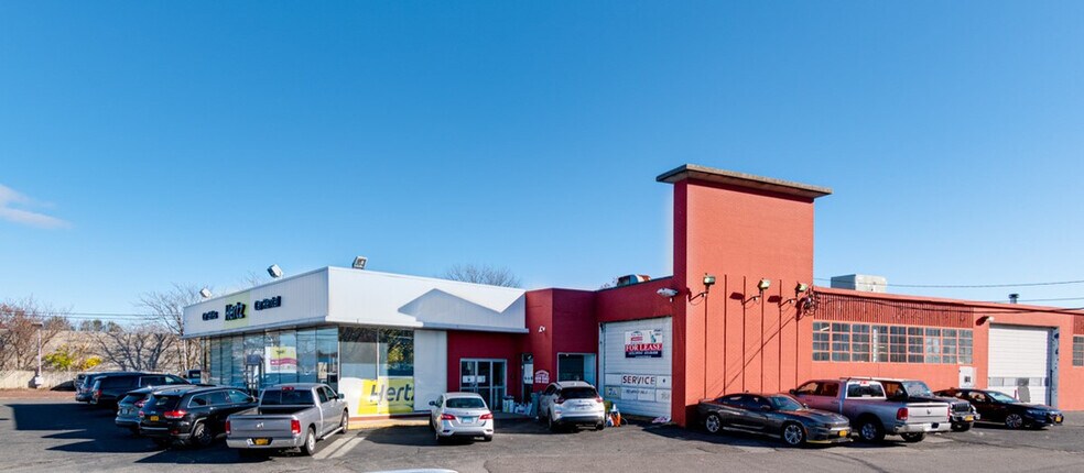 More Photos Of 390 Middle Country Rd, Smithtown Auto Dealership For Lease