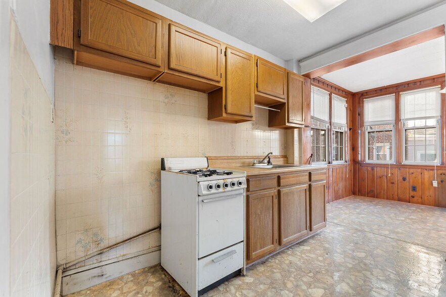 More Photos Of 2206-2208 Naylor Rd SE, Washington Storefront Retail Residential For Sale