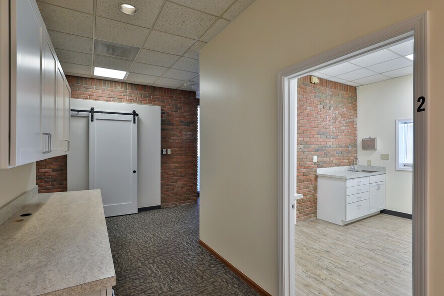 More Photos Of 1600 Sheridan Dr, Lancaster Medical For Sale