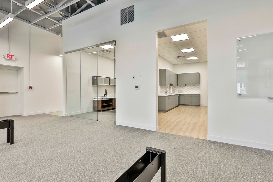 More Photos Of 6-8 E Court Sq, Newnan Medical For Lease