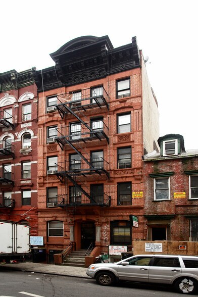 More Photos Of 26 Henry St, New York Apartments For Lease