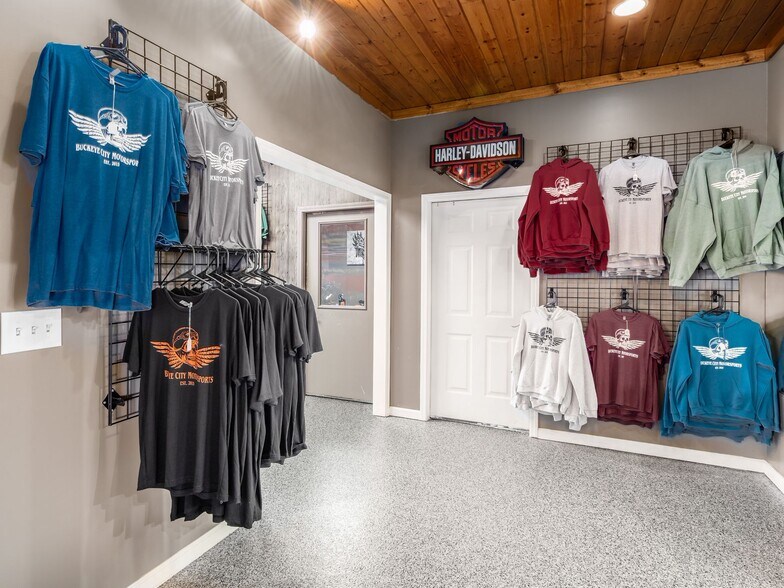 More Photos Of 31 S Ludlow Rd, Urbana Auto Repair For Sale