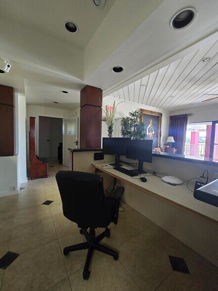 More Photos Of 4091 Colonial Blvd, Fort Myers Office Residential For Sale