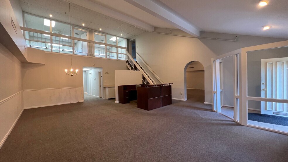 More Photos Of 2555-2575 Chain Bridge Rd, Vienna Medical For Lease