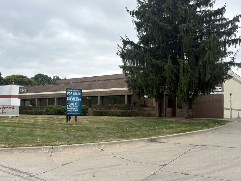 Primary Photo Of 38451 Webb Dr, Westland Warehouse For Lease
