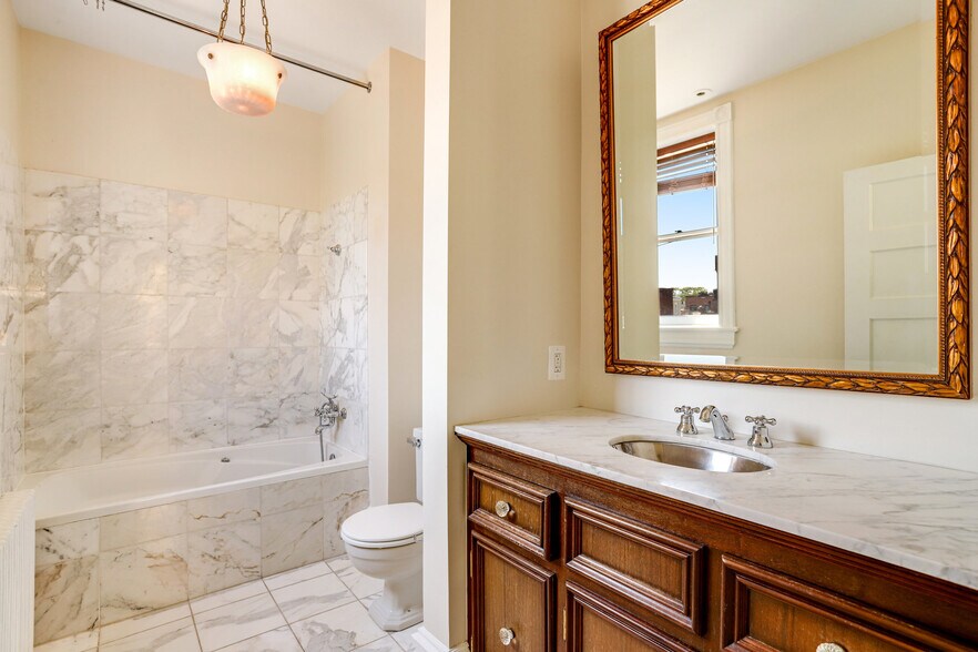 More Photos Of 1633 16th St Nw, Washington Specialty For Lease