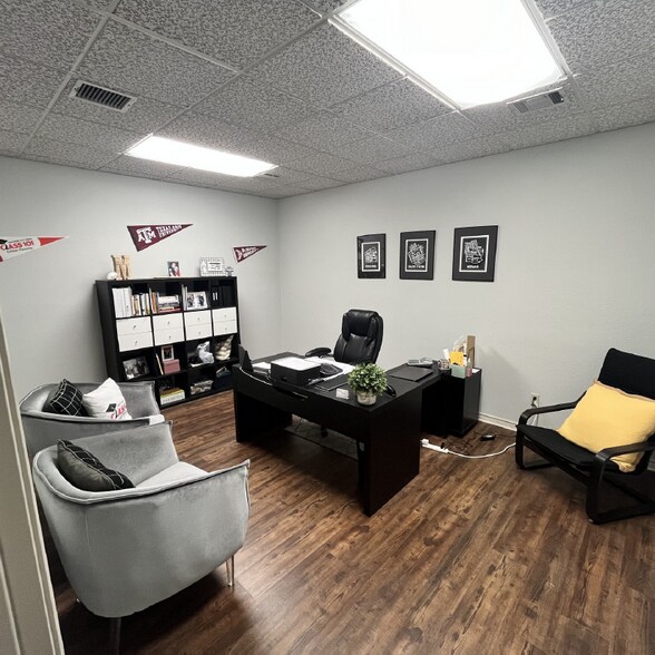 More Photos Of 9292 Huntington Sq, North Richland Hills Loft Creative Space For Lease