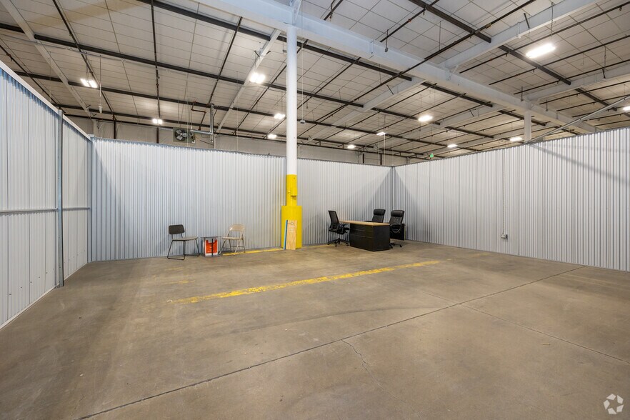 More Photos Of 5180 Fox St, Denver Warehouse For Lease