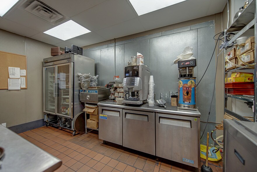 More Photos Of 514 NW Dixie Hwy, Stuart Restaurant For Sale