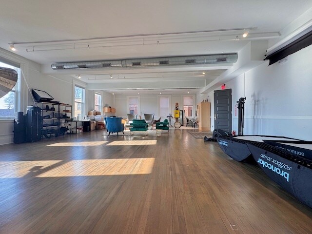 More Photos Of 1174-1178 River St, Hyde Park Office For Lease