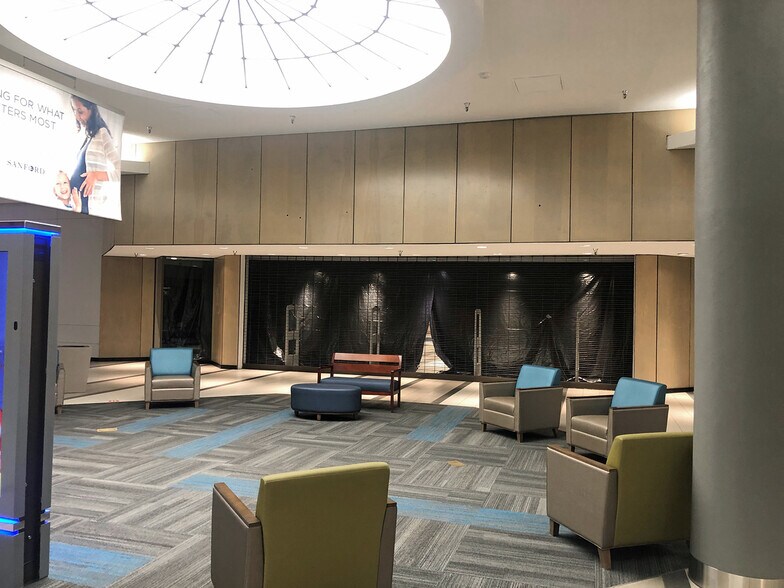 More Photos Of 706 Kirkwood Mall, Bismarck General Retail For Lease