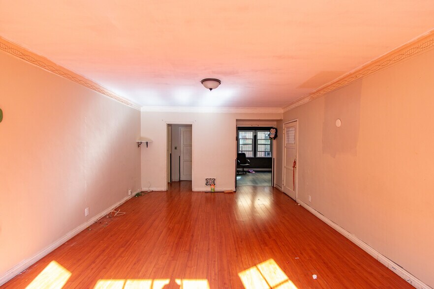 More Photos Of , Los Angeles Multifamily For Sale