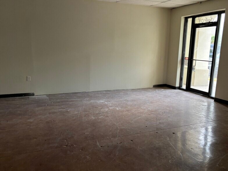 More Photos Of 1610 E Tyler St, Harlingen Unknown For Lease