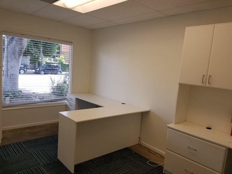 More Photos Of 1713 W Magnolia Blvd, Burbank Office For Lease