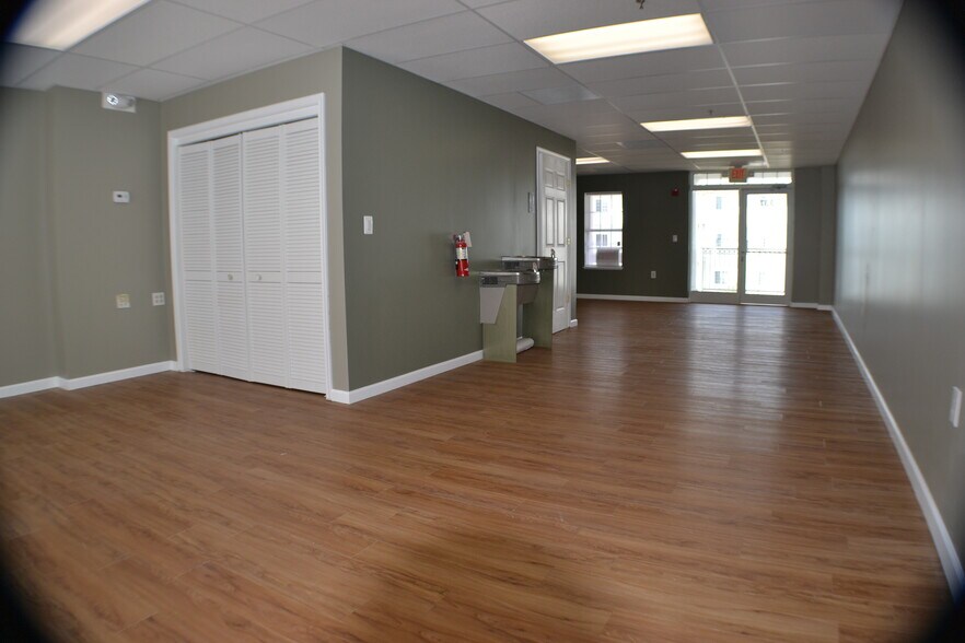 More Photos Of 13895 Hedgewood Dr, Woodbridge Medical For Lease