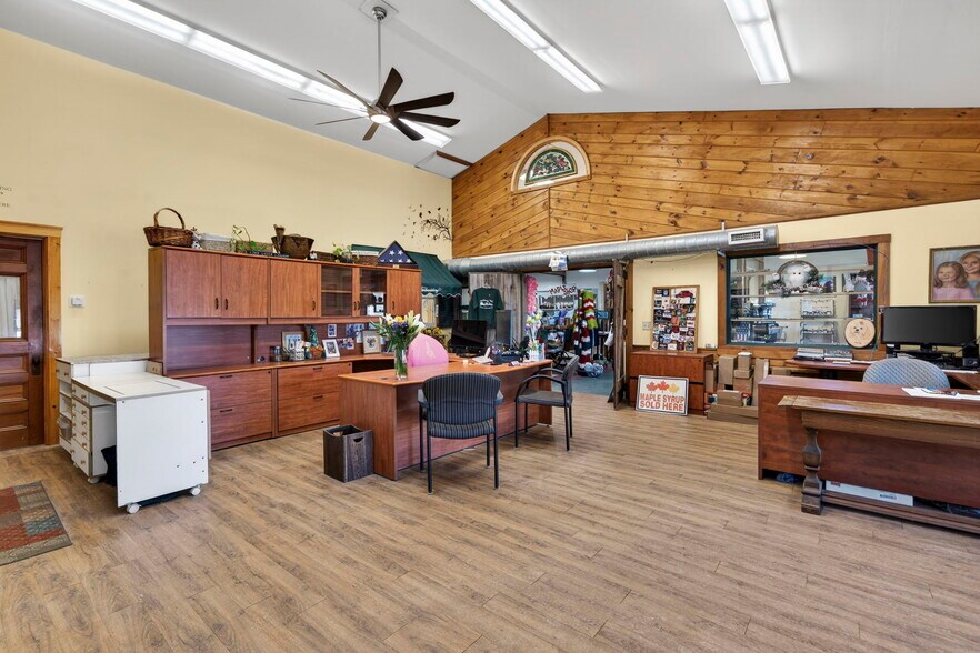 More Photos Of 16 Colls Farm Rd, Jaffrey Freestanding For Sale