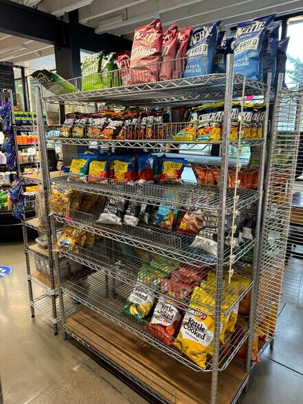 More Photos Of 2305 Ocean Park Blvd, Santa Monica Restaurant For Sale