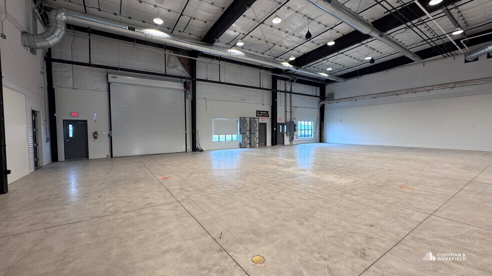 More Photos Of 5000 Goodman St, Timnath Showroom For Sale