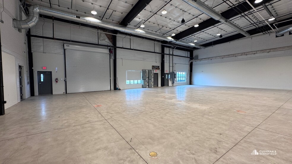 More Photos Of 5000 Goodman St, Timnath Showroom For Sale