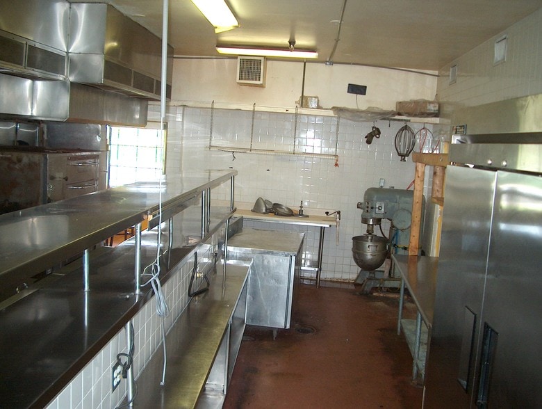More Photos Of 3333 N University Dr, Hollywood Restaurant For Lease