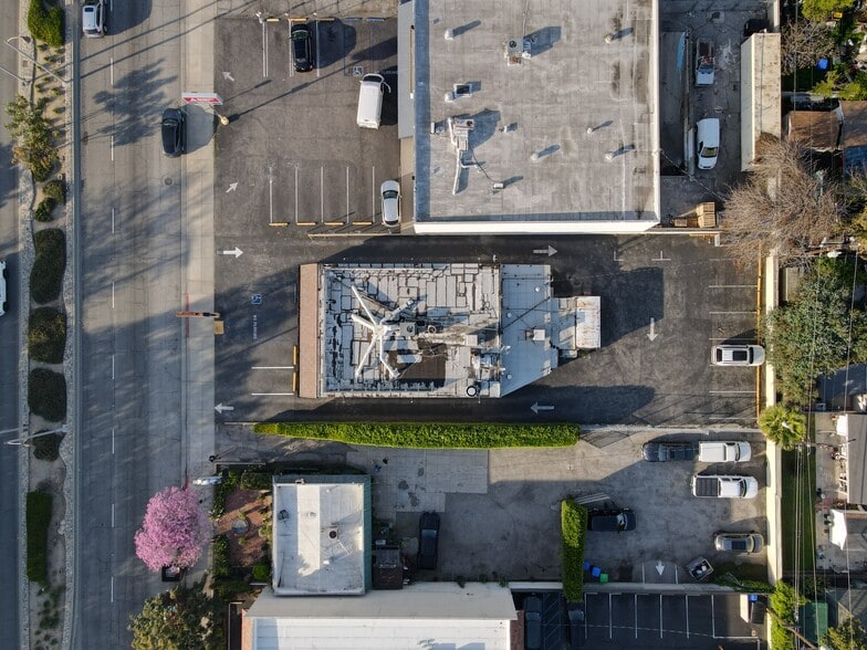 More Photos Of 470 S Rosemead Blvd, Pasadena General Retail For Sale