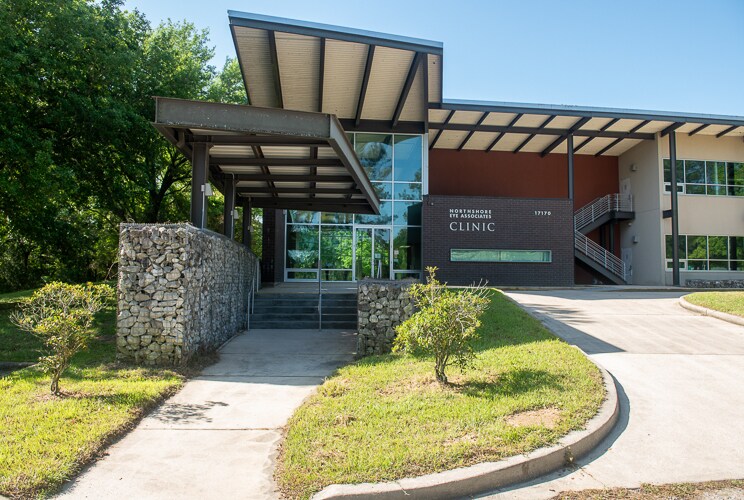 Primary Photo Of 17170 I-12 Service rd, Ponchatoula Medical For Sale