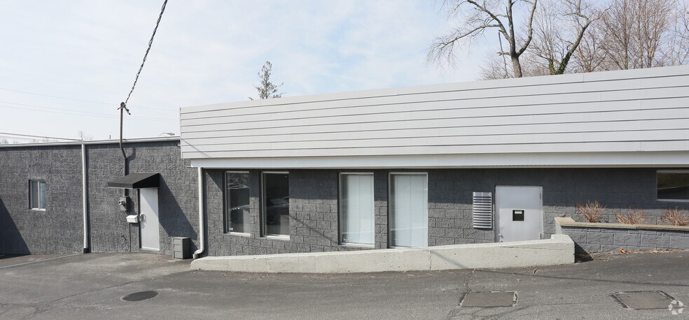 More Photos Of 104 Bellerose Ave, East Northport Flex For Lease
