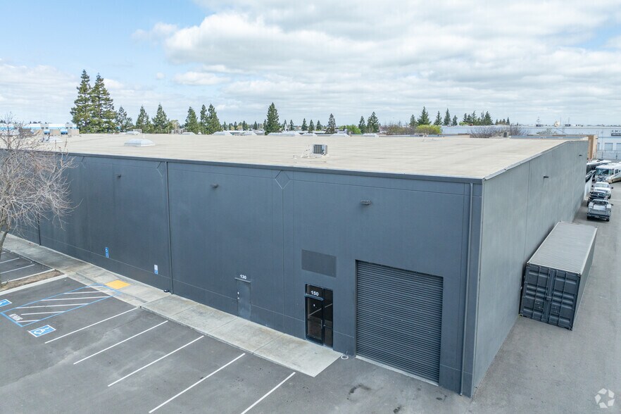 More Photos Of 9068 Elkmont Dr, Elk Grove Warehouse For Sale