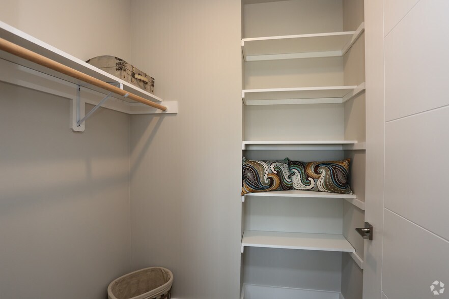 More Photos Of 4175 N Oakland Ave, Shorewood Multifamily For Sale