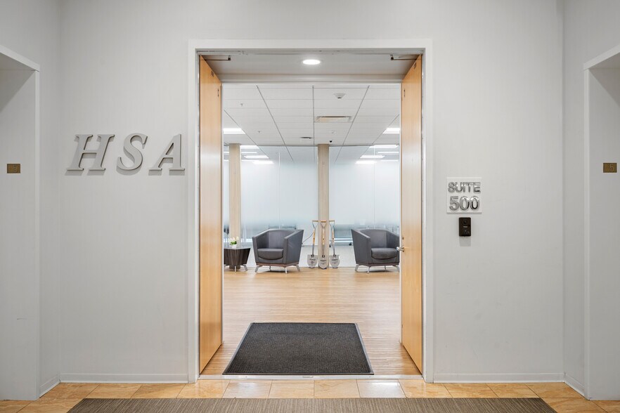 More Photos Of 301 N Lake Ave, Pasadena Office For Lease