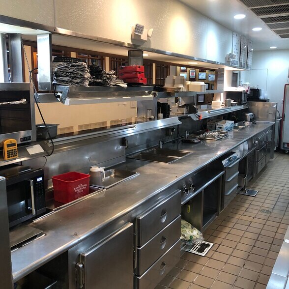 More Photos Of 1807 Olympic St, Springfield Restaurant For Lease