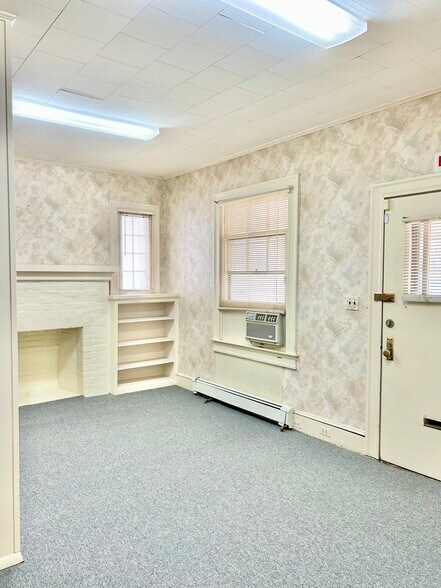 More Photos Of 5904 Harford Rd, Baltimore Office Residential For Sale