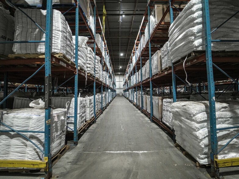 More Photos Of 302 Airport Dr, Montezuma Refrigeration Cold Storage For Lease