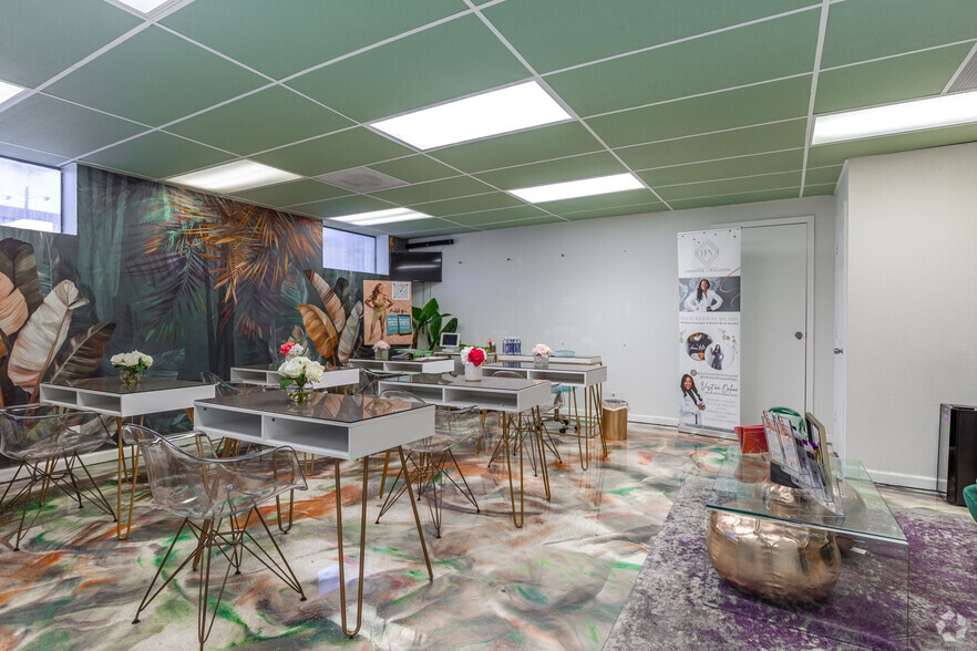 More Photos Of 2705 Swiss Ave, Dallas Loft Creative Space For Sale