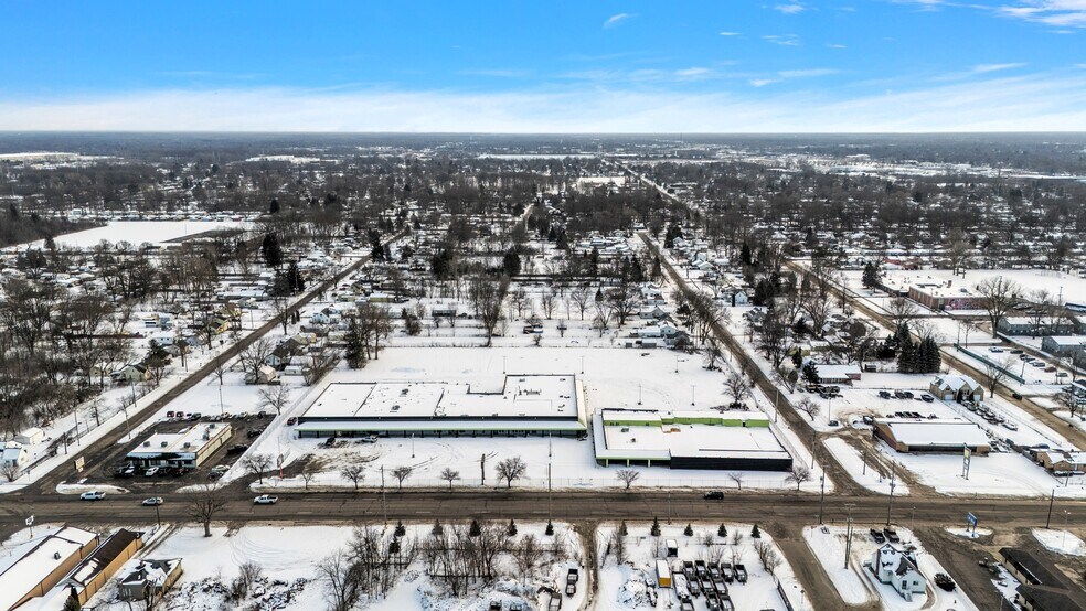 More Photos Of 3402 Richfield Rd, Flint Freestanding For Lease