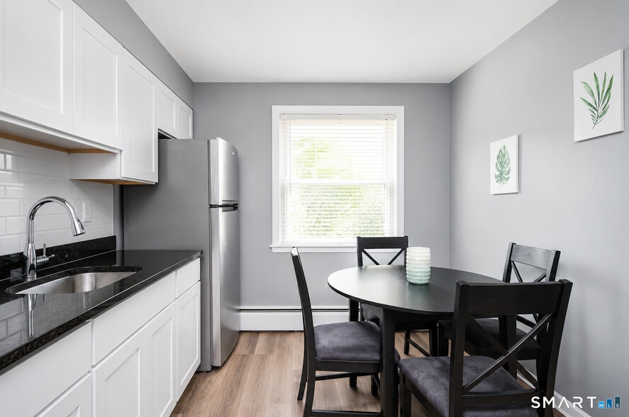 More Photos Of 18 Sherman St, Hartford Apartments For Sale