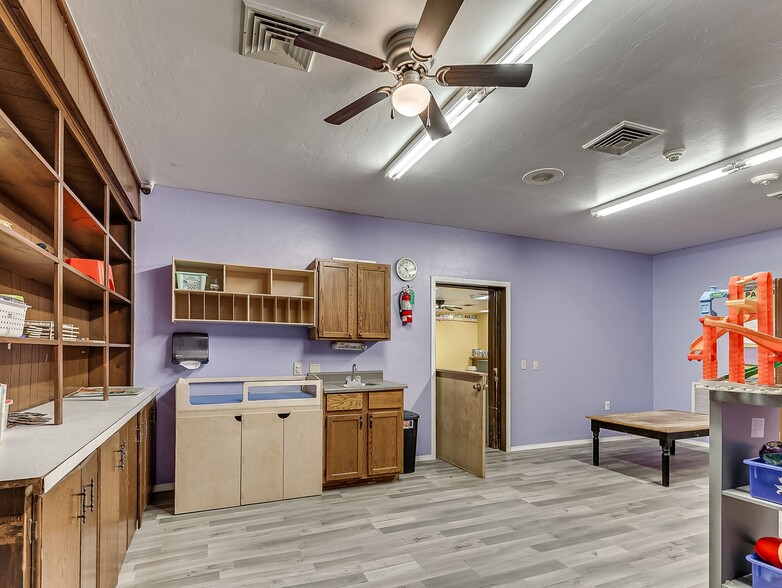 More Photos Of 1419 W London St, El Reno Religious Facility For Sale