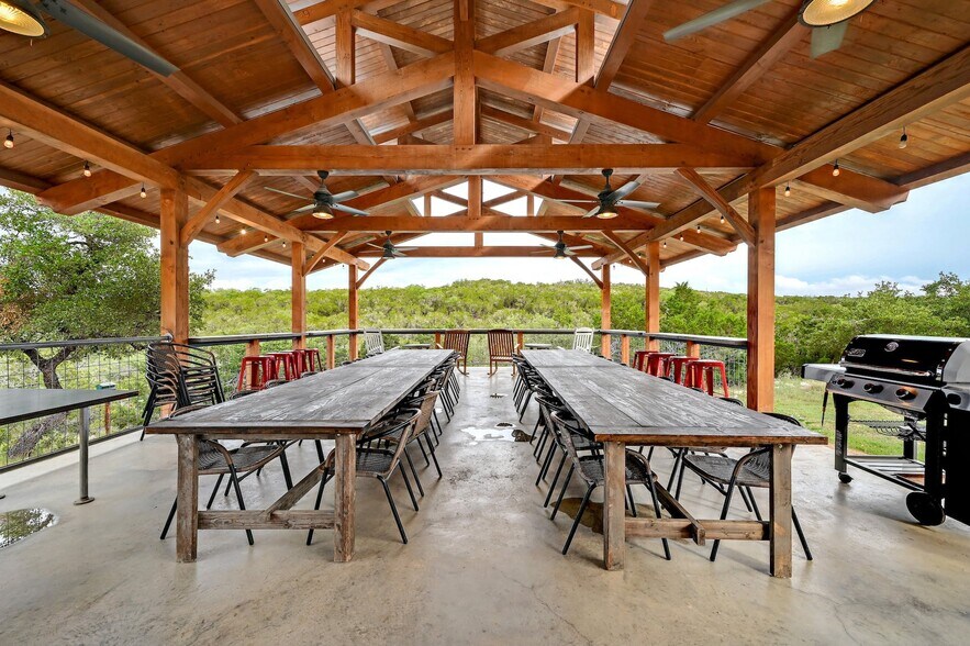 More Photos Of 7400 McGregor Ln, Dripping Springs Hotel For Sale