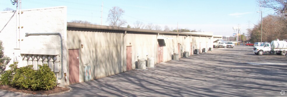 More Photos Of 4028 Papermill Rd, Knoxville Office For Lease